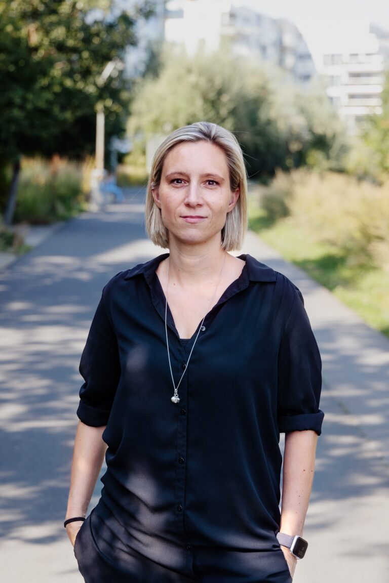 Bild der Professorin Michaela Heinrich-Rohr
